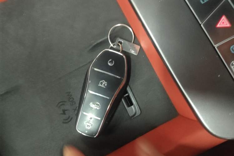 Used BYD Tang L 2025 EV 600KM All-Wheel-Drive LiDAR Flagship Model Vehicle Key