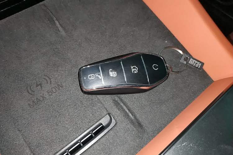 Used BYD Tang L 2025 EV 600KM All-Wheel-Drive LiDAR Flagship Model Vehicle Key