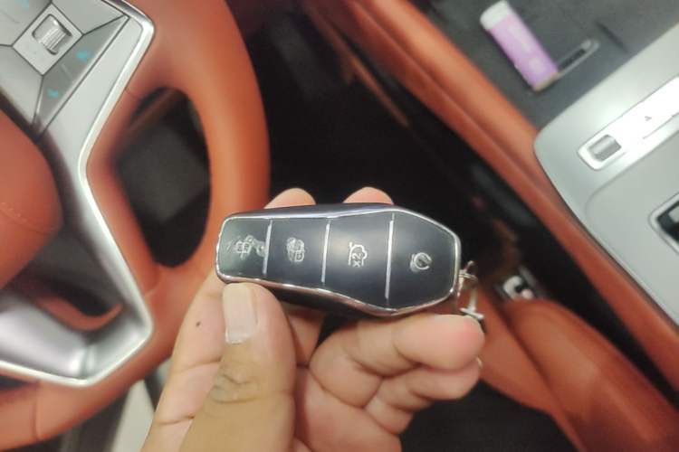 Used BYD Tang L 2025 EV 600KM All-Wheel-Drive LiDAR Flagship Model Vehicle Key