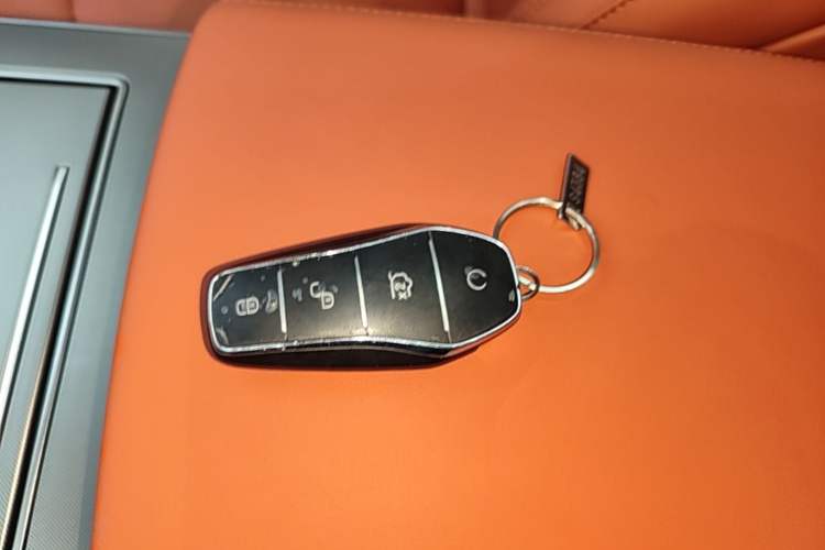 Used BYD Tang L 2025 DM 175KM Drone Player Edition Vehicle Key