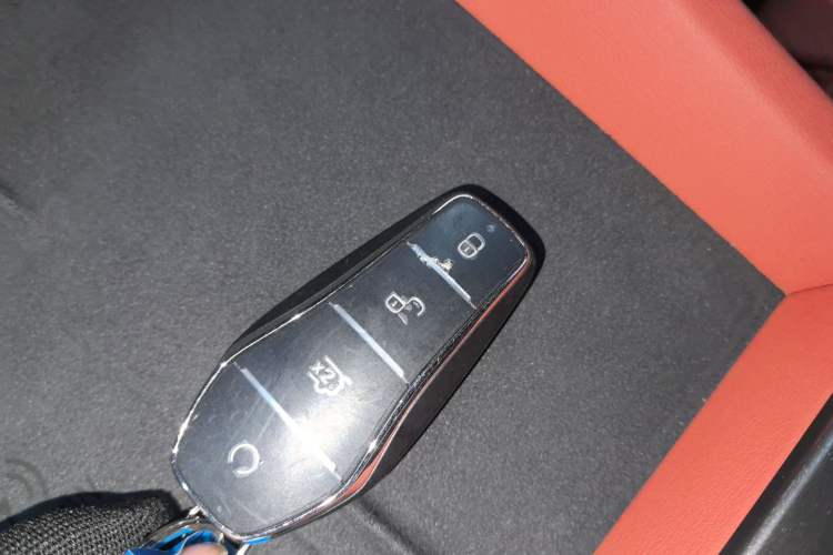 Used BYD Tang L 2025 DM 215KM LiDAR Flagship Model Vehicle Key