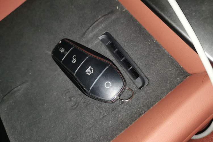 Used BYD Tang L 2025 EV with 670 km Range LiDAR and Premium Features Vehicle Key