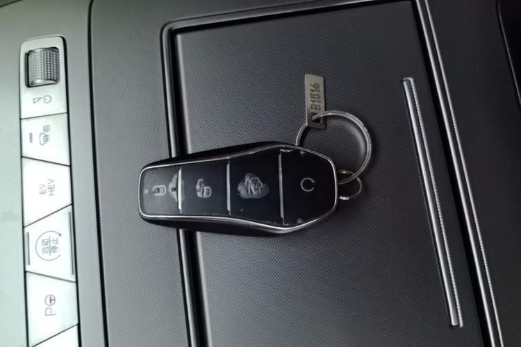 Used BYD Tang L 2025 DM 175KM Drone Player Edition Vehicle Key