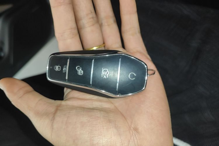 Used BYD Tang L 2025 EV 600KM All-Wheel-Drive LiDAR Flagship Model Vehicle Key