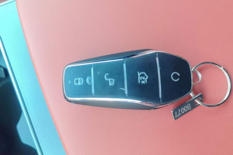 Used BYD Tang L 2025 EV 600KM All-Wheel-Drive LiDAR Flagship Model Vehicle Key