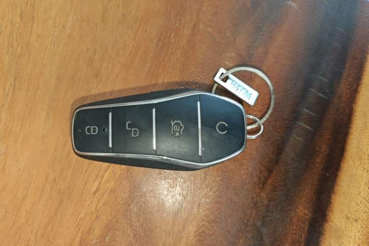Used BYD Tang L 2025 EV 600KM All-Wheel-Drive LiDAR Flagship Model Vehicle Key