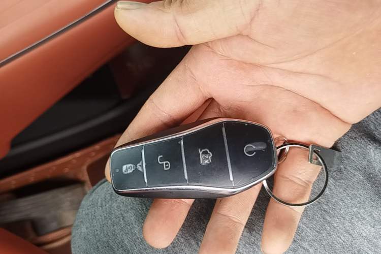 Used BYD Tang L 2025 DM 200KM Four-Wheel Drive LiDAR Flagship Model Vehicle Key
