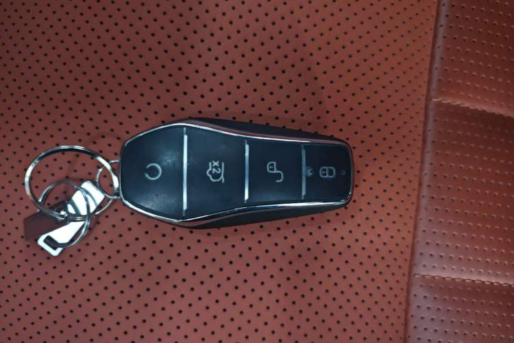 Used BYD Tang L 2025 EV 600KM All-Wheel-Drive LiDAR Flagship Model Vehicle Key