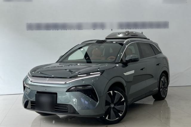 Ojetý BYD Tang L 2025 DM 175KM Drone Player Edition