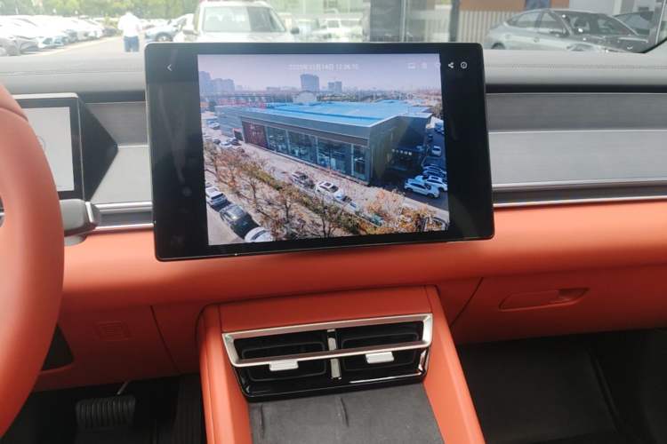 Used BYD Tang L 2025 DM 175KM Drone Player Edition Audio And AC Panel