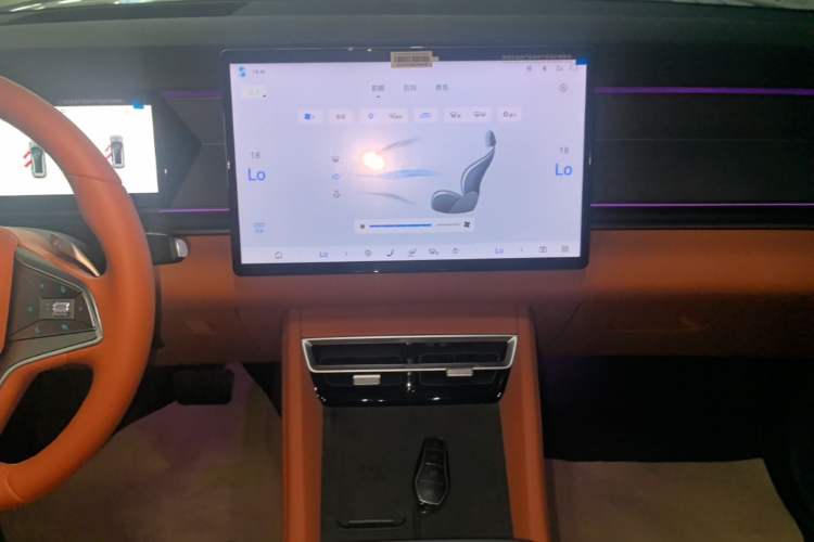 Used BYD Tang L 2025 DM 175KM Drone Player Edition Audio And AC Panel