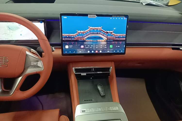Used BYD Tang L 2025 DM 175KM Drone Player Edition Audio And AC Panel