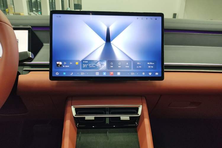 Used BYD Tang L 2025 DM 175KM Drone Player Edition Audio And AC Panel