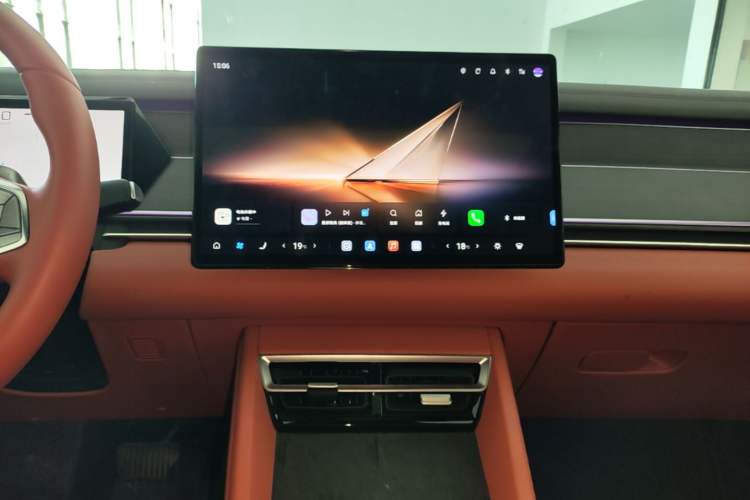 Used BYD Tang L 2025 DM 175KM Drone Player Edition Audio And AC Panel