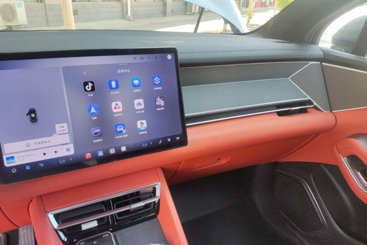 Used BYD Tang L 2025 DM 175KM Drone Player Edition Audio And AC Panel