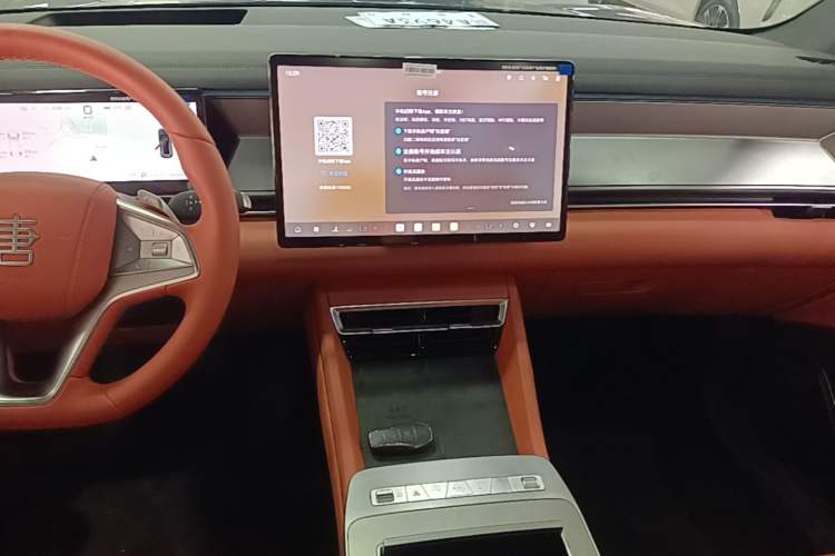 Used BYD Tang L 2025 DM 200KM Four-Wheel Drive LiDAR Flagship Model Audio And AC Panel