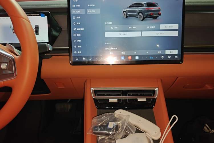 Used BYD Tang L 2025 DM 175KM Drone Player Edition Audio And AC Panel