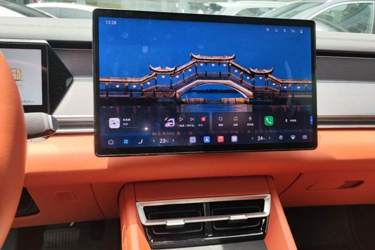 Used BYD Tang L 2025 DM 175KM Drone Player Edition Audio And AC Panel