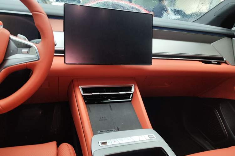 Used BYD Tang L 2025 DM 215KM LiDAR Flagship Model Audio And AC Panel