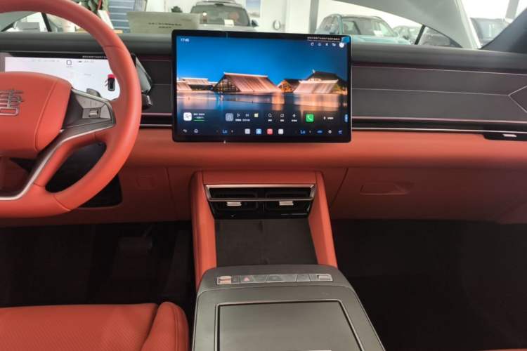 Used BYD Tang L 2025 DM 175KM Drone Player Edition Audio And AC Panel