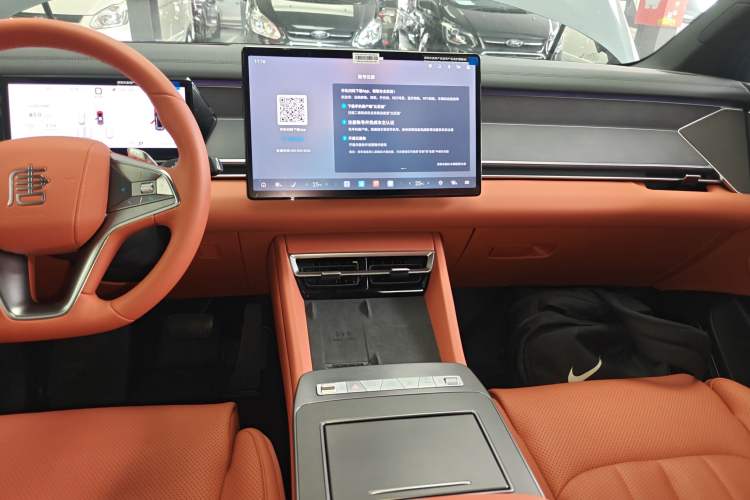 Used BYD Tang L 2025 DM 175KM Drone Player Edition Audio And AC Panel