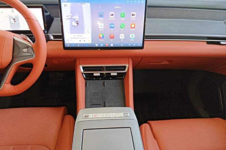 Used BYD Tang L 2025 DM 175KM Drone Player Edition Audio And AC Panel