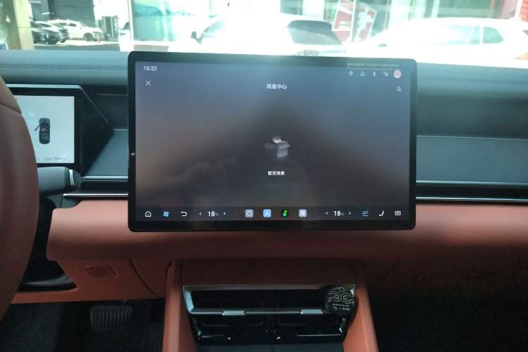 Used BYD Tang L 2025 DM 175KM Drone Player Edition Audio And AC Panel
