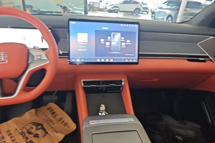 Used BYD Tang L 2025 DM 175KM Drone Player Edition Audio And AC Panel