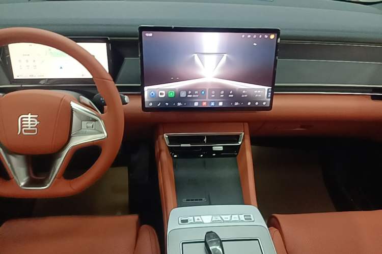 Used BYD Tang L 2025 EV 670KM LiDAR Flagship Version Audio And AC Panel