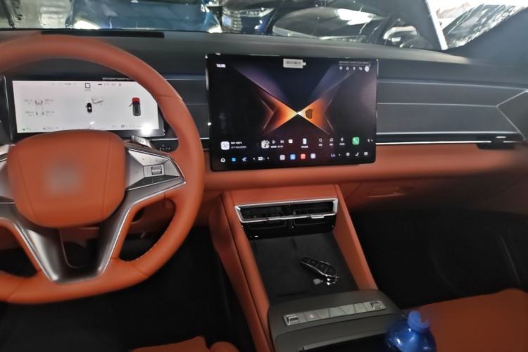 Used BYD Tang L 2025 DM 175KM Drone Player Edition Center Console