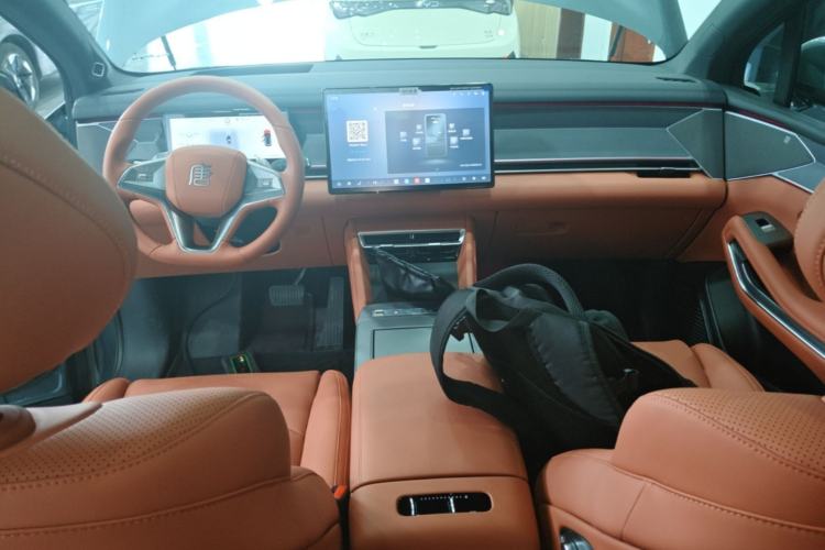 Used BYD Tang L 2025 DM 175KM Drone Player Edition Center Console