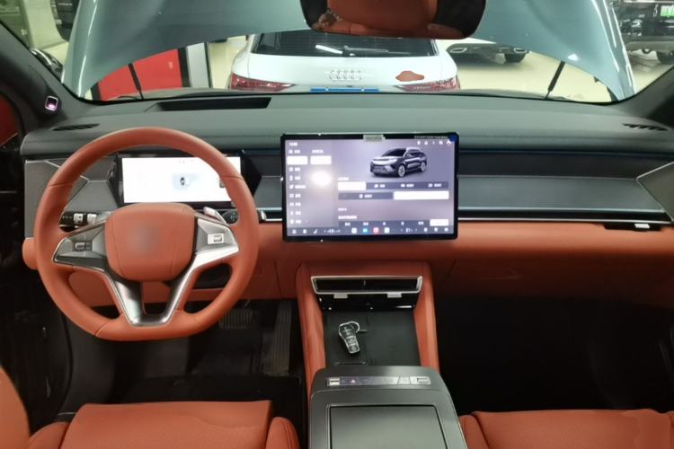 Used BYD Tang L 2025 DM 175KM Drone Player Edition Center Console