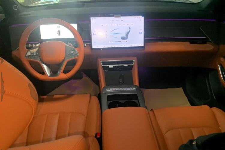 Used BYD Tang L 2025 DM 175KM Drone Player Edition Center Console