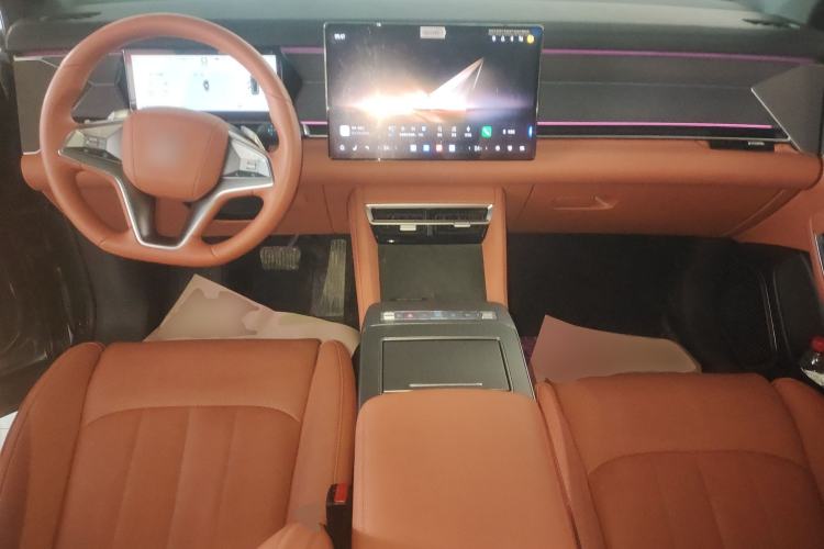 Used BYD Tang L 2025 DM 175KM Drone Player Edition Center Console