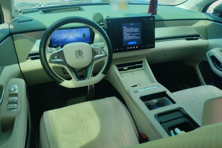 Used BYD Tang L 2025 DM 200KM Four-Wheel Drive LiDAR Flagship Model Center Console
