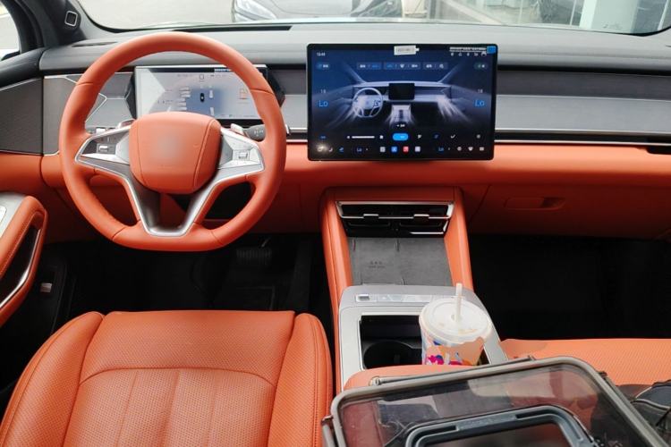 Used BYD Tang L 2025 DM 175KM Drone Player Edition Center Console