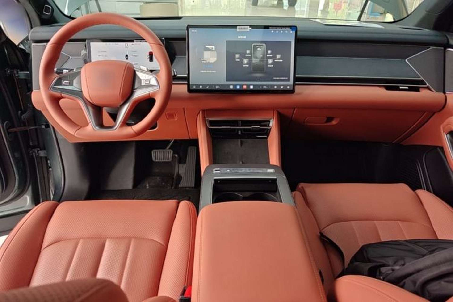 Used BYD Tang L 2025 DM 175KM Drone Player Edition Center Console