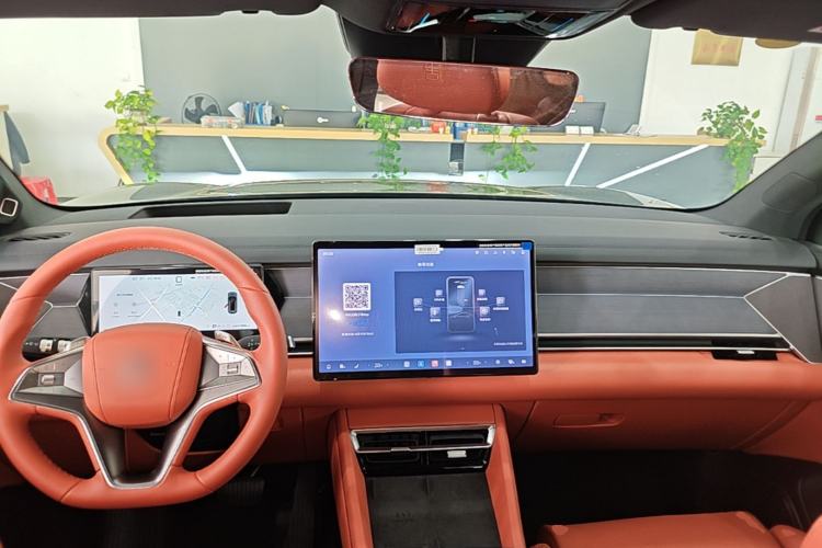 Used BYD Tang L 2025 DM 175KM Drone Player Edition Center Console