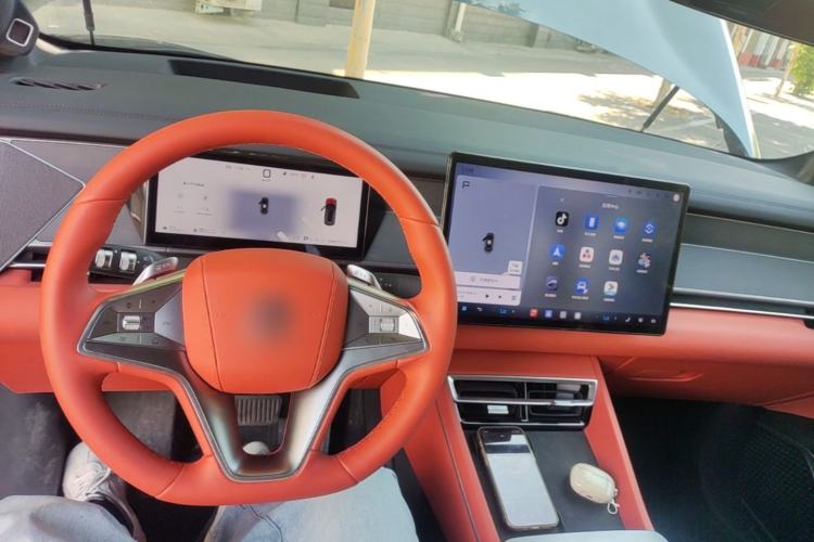 Used BYD Tang L 2025 DM 175KM Drone Player Edition Center Console