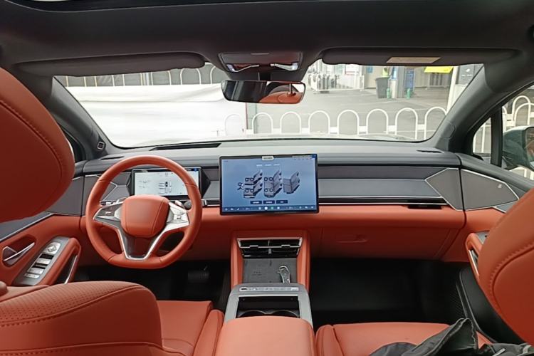 Used BYD Tang L 2025 DM 175KM Drone Player Edition Center Console