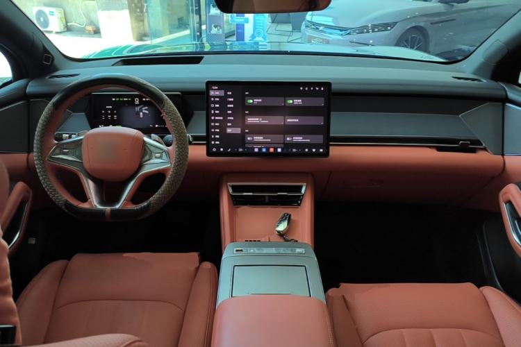 Used BYD Tang L 2025 EV 670KM LiDAR Flagship Version Center Console