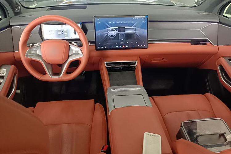 Used BYD Tang L 2025 DM 175KM Drone Player Edition Center Console