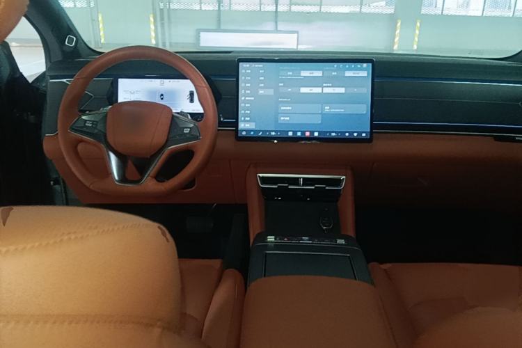 Used BYD Tang L 2025 DM 175KM Drone Player Edition Center Console