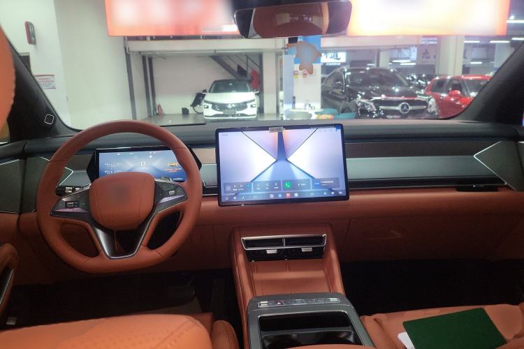 Used BYD Tang L 2025 DM 215KM LiDAR Flagship Model Center Console