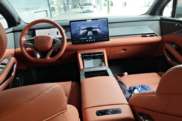Used BYD Tang L 2025 DM 175KM Drone Player Edition Center Console