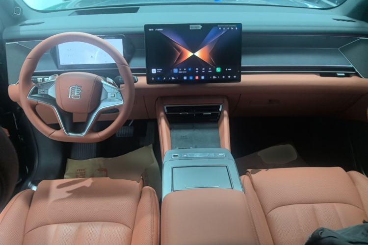 Used BYD Tang L 2025 DM 175KM Drone Player Edition Center Console