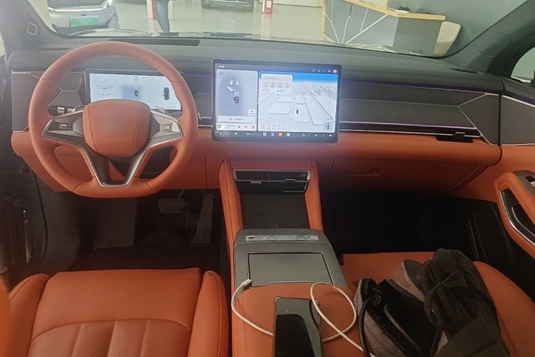 Used BYD Tang L 2025 DM 175KM Drone Player Edition Center Console
