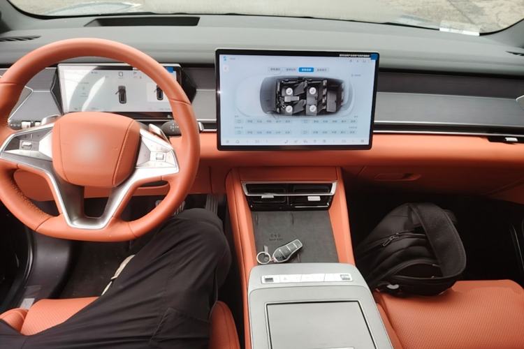 Used BYD Tang L 2025 EV 670KM LiDAR Flagship Version Center Console