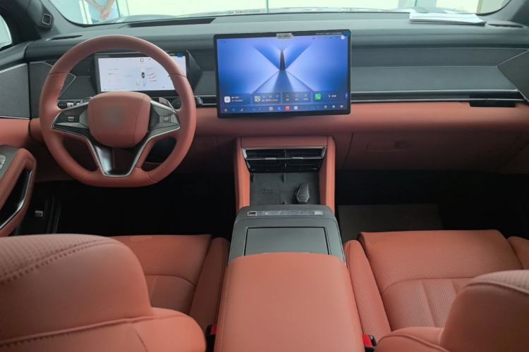Used BYD Tang L 2025 DM 175KM Drone Player Edition Center Console