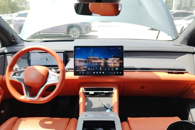 Used BYD Tang L 2025 DM 175KM Drone Player Edition Center Console